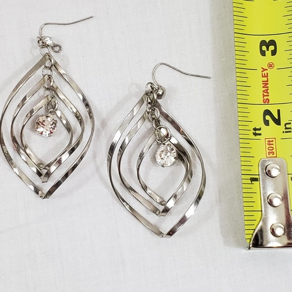 2 Pairs Statement Earrings Fun & Flirty - Picture 5 of 6